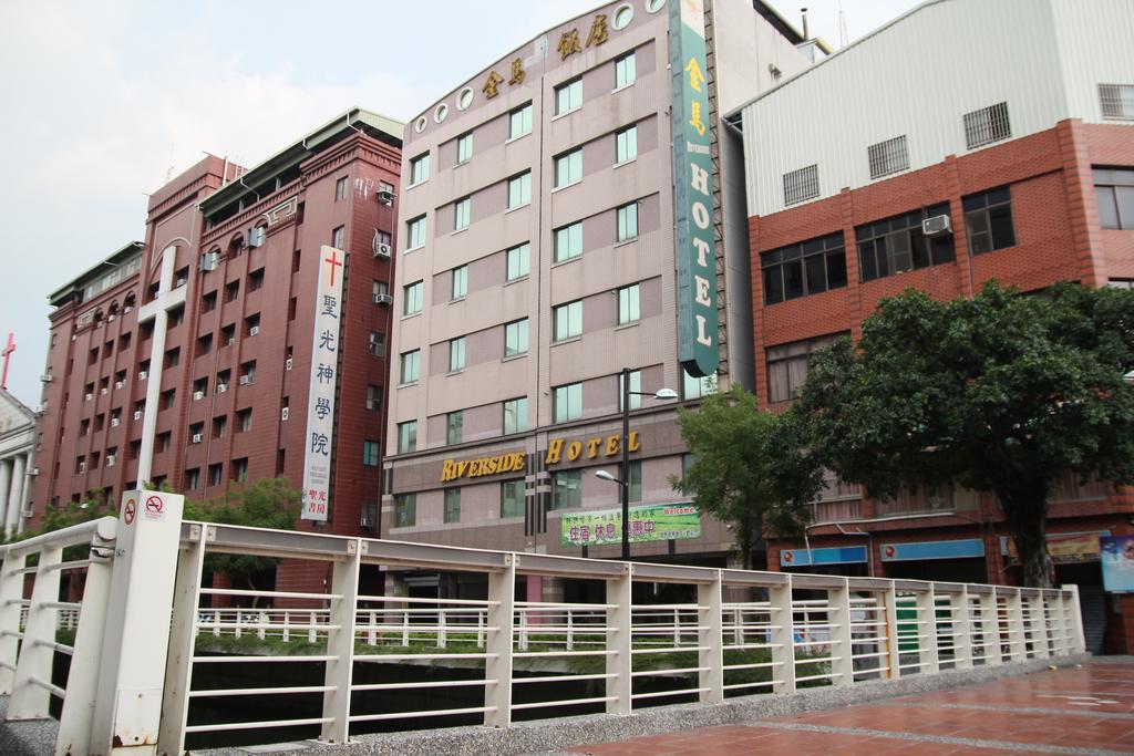 Riverside Hotel Kaohsiung Buitenkant foto