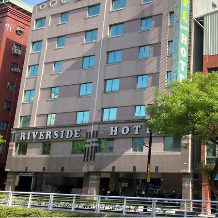 Riverside Hotel Kaohsiung Buitenkant foto